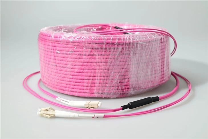 LC to LC OM4 Multimode Duplex Patch Cord – 1.25mm SFF Ferrule, IEC 61754-20, עבור כבלים SFP+ בצפיפות גבוהה