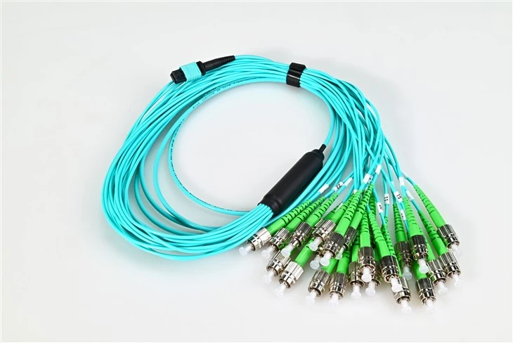 כבל תיקון סיבים אופטיים Mtp To Fc Apc 24core Om3 3.0mm
